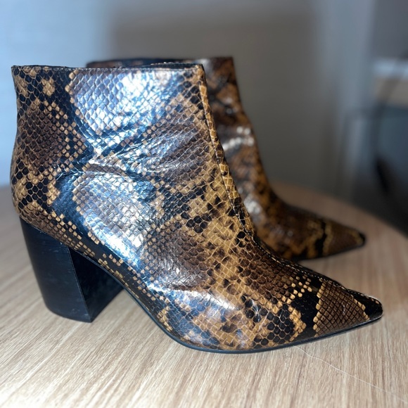 Jeffrey Campbell Final Booties in snake skin - Picture 2 of 5